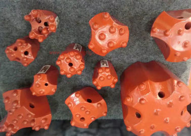 Un buen precio. Forma balística esférica de escariado abovedada del carburo de las brocas de la roca del hilo/de las herramientas de perforación de roca en línea